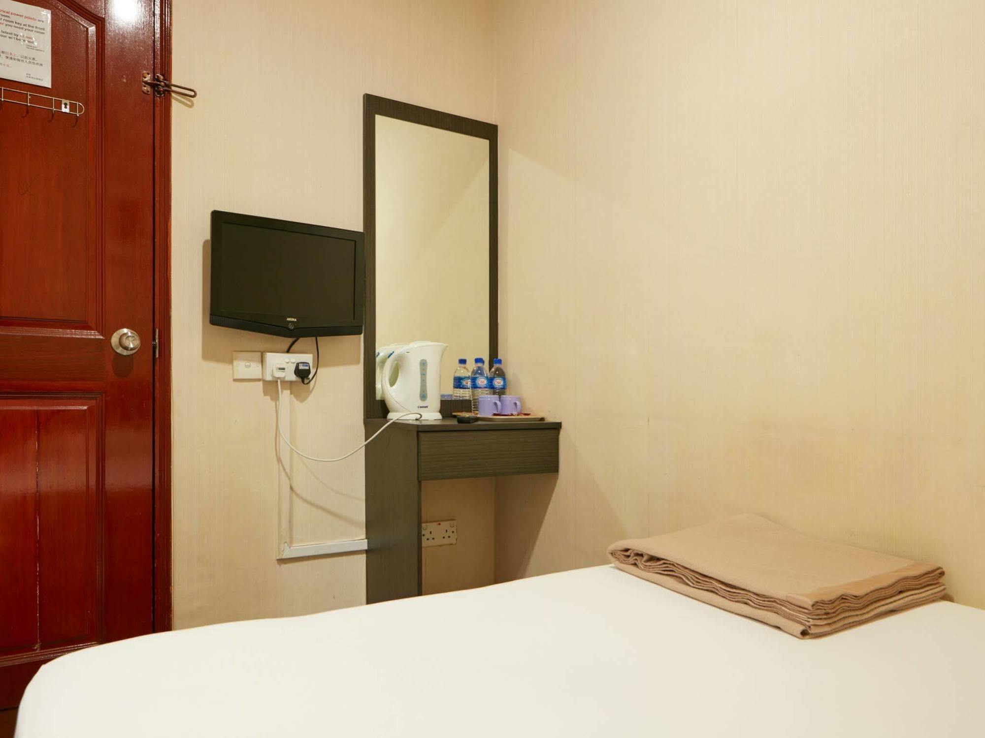 Amrise Hotel Singapore Exterior photo