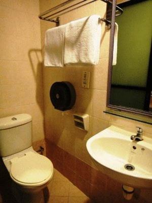 Amrise Hotel Singapore Room photo