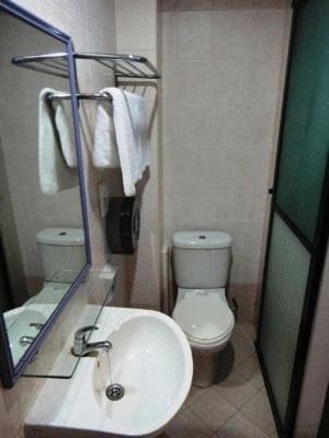Amrise Hotel Singapore Room photo