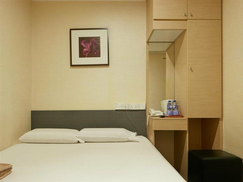 Amrise Hotel Singapore Exterior photo